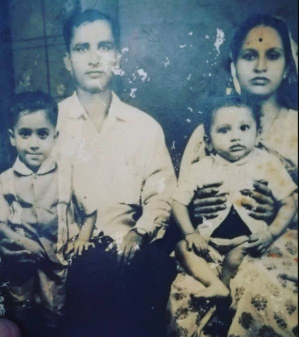 Awdhesh Mishra mit seiner Familie