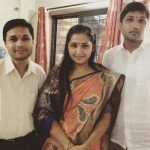 Kajal Raghwani com seus irmãos