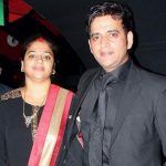 रवि किशन अपनी पत्नी के साथ