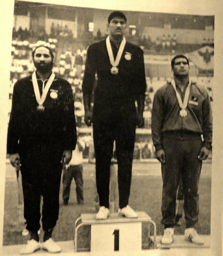 ప్రవీణ్ కుమార్ 1966 ఆసియా క్రీడలలో బంగారు పతకంతో