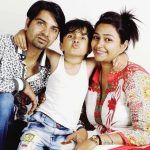 Aryan Prajapati koos vanematega
