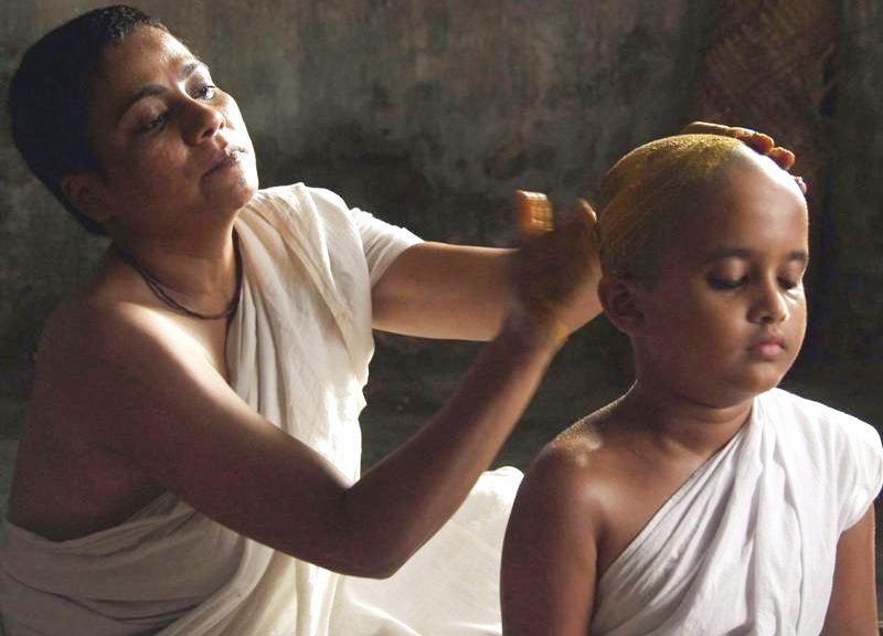 Seema Biswas in a Scene from Water (2005 년)