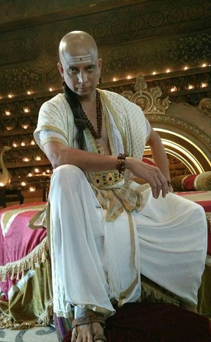 'মতভেদ কি?' অভিনেতা, কাস্ট ও ক্রু: ভূমিকা, বেতন