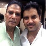 el cantante Javed Ali con su padre