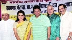 Dalip Tahil amb altres membres del BJP