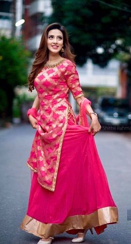 Zakia Bari Momo (attrice del Bangladesh) Altezza, peso, età, fidanzato, biografia e altro