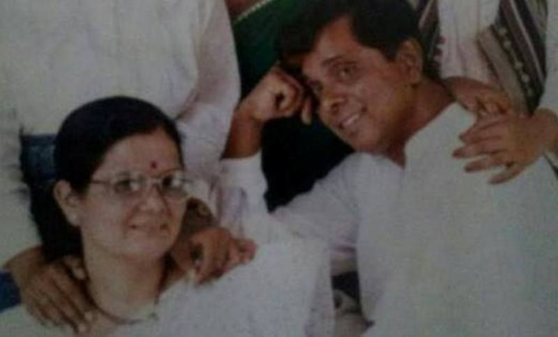 Sadashiv Amrapurkar con su esposa
