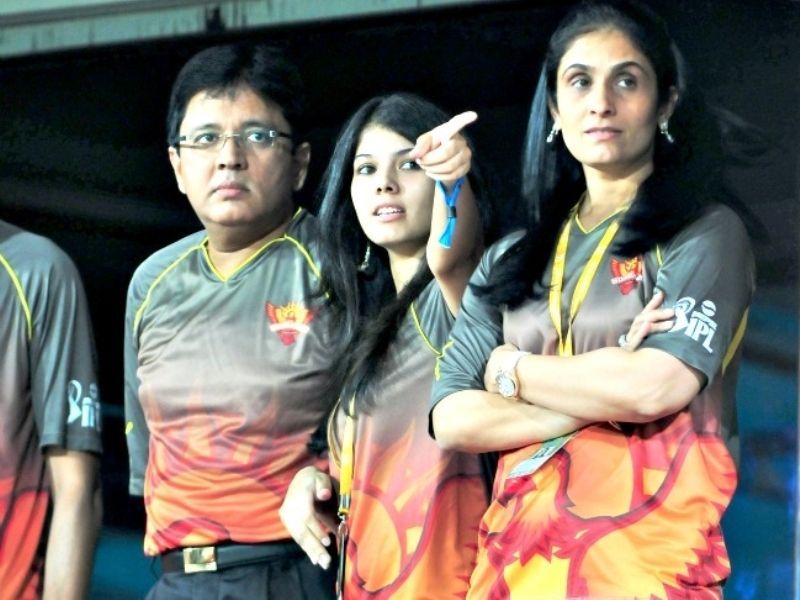 Lastnik Sunrisers Hyderabad Kalanithi Maran z ženo in hčerko (v sredini)