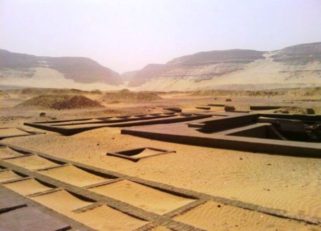 Merneith Firavun Mezarı