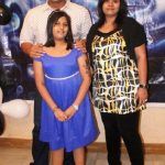 Dayanand Shetty med sin kone og datter