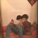 Foto masa kecil Gurmehar Kaur bersama ayahnya