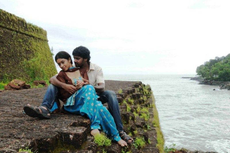 Payal Ghosh u filmu Therodum Veedhiyile