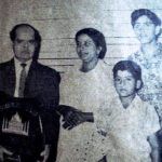 Ракеш Рошан с родителите и брат си