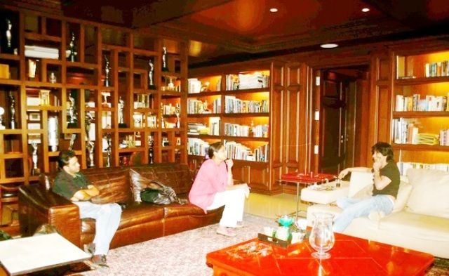 Shah Rukh Khan Mannat Bibliothek