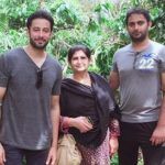 Zulfi Syed koos ema ja vennaga