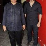 Girish Kumar babasıyla birlikte
