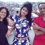 Vindhya Tiwari su tėvais