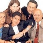 Shekhar Suman ailesiyle birlikte