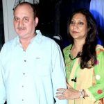 Raju Kher con su esposa Reema Kher
