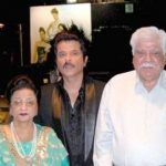 Санджай Капур с родителите си