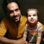 Rohit Choudhary cu fiica sa