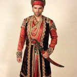 Chetan Hansraj kao Adham Khan