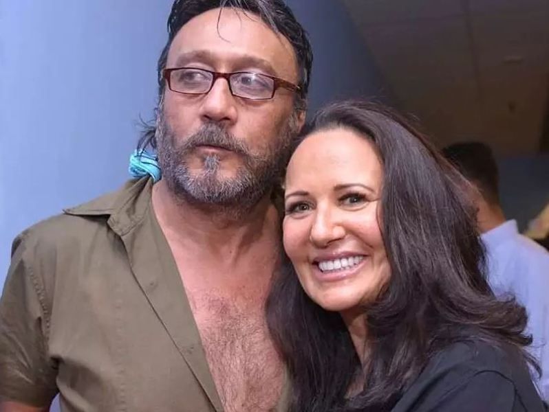 Jackie Shroff med sin kone Ayesha