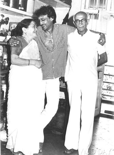 Jackie Shroff sa svojim roditeljima