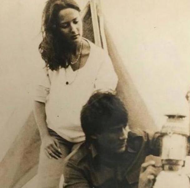 Ein altes Foto von Jackie Shroff und seiner Frau Ayesha