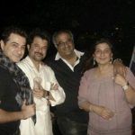 Boney Kapoor z brati Sanjayem Kapoorjem (levo), Anilom Kapoorjem in sestro Reeno