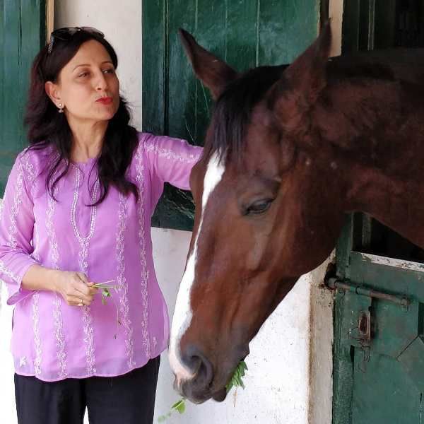 Kishori Shahane menyukai binatang