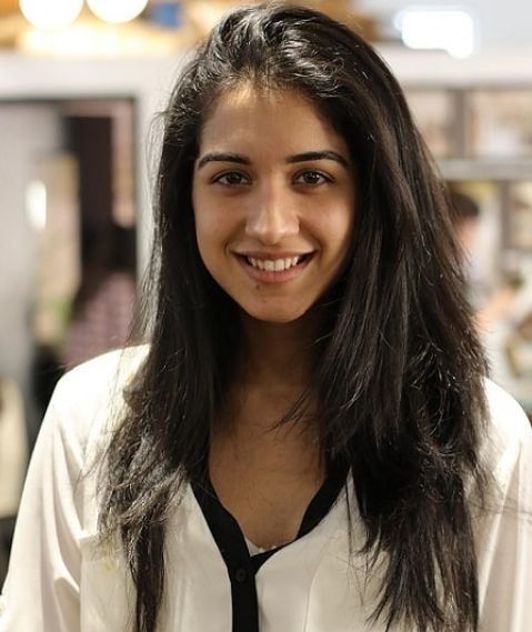 Radhika Merchant (Anant Ambani ၏ရည်းစား) အမြင့်, အလေးချိန်, အသက်, ရည်းစား, အတ္ထုပ္ပတ္တိ & ပို။