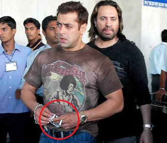 Salman Khan, fumador de cadenas