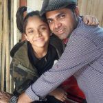 Ditya Bhande con su padre