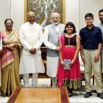 राम नाथ कोविंद अपने परिवार और नरेंद्र मोदी के साथ