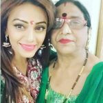 Soni Singh med mor