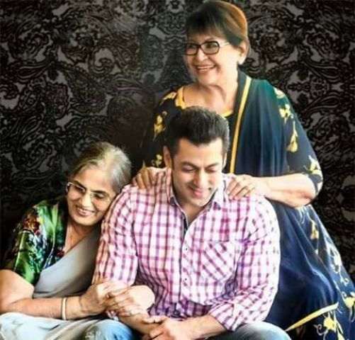Salman Khan với mẹ ruột và mẹ kế