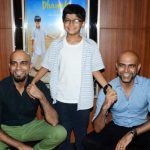 Rajiv Laxman mit seinem Sohn und seinem Bruder