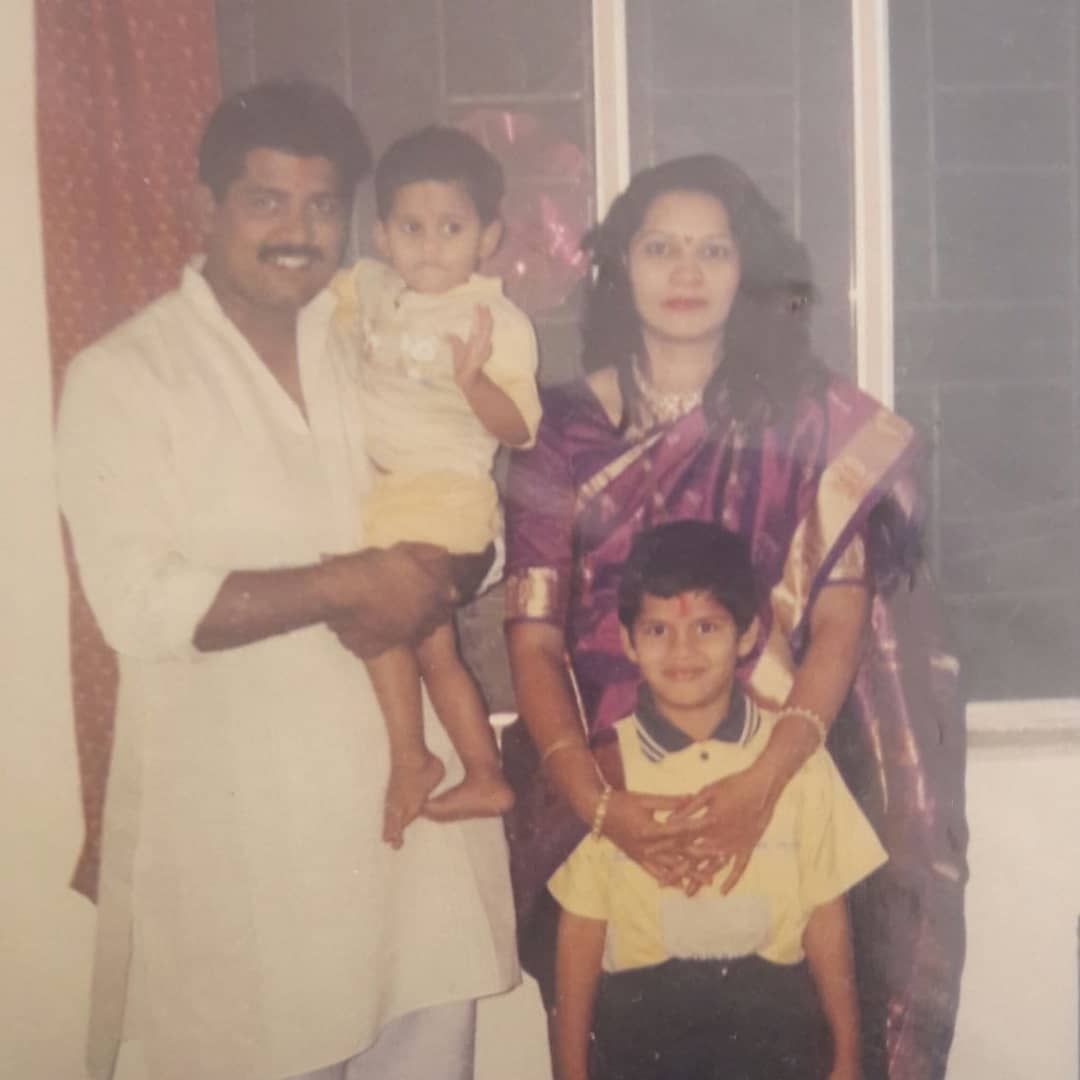 Ashish Kulkarni se svou rodinou