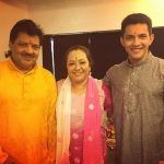 Aditya Narayan com seus pais