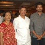 Vijay avec ses parents