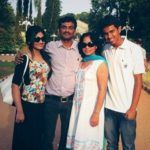 Shritama Mukherjee ailesiyle birlikte