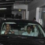 Akshay Kumar v svojem avtomobilu Honda CR-V