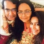 Pratyusha Banerjee sa svojim roditeljima