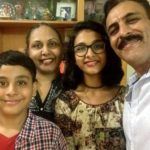 Pawan Chopra koos oma naise Asha Rani Singhi ja lastega