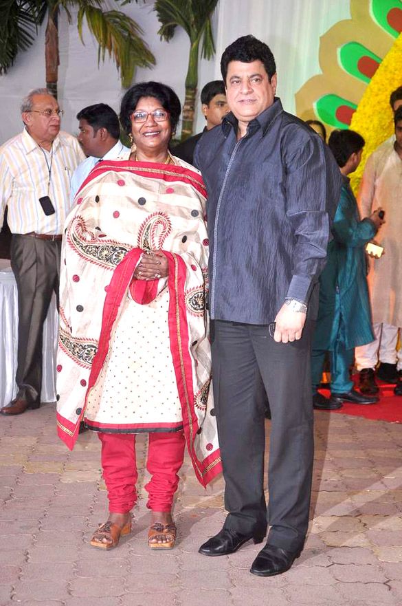Gajendra Chauhan karısıyla