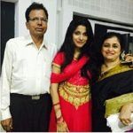 Neethusha Cherckal dengan orang tuanya