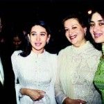 Karisma Kapoor ailesiyle birlikte