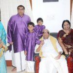 Rajathi Ammal med sin mand, datter, svigersøn og børnebørn