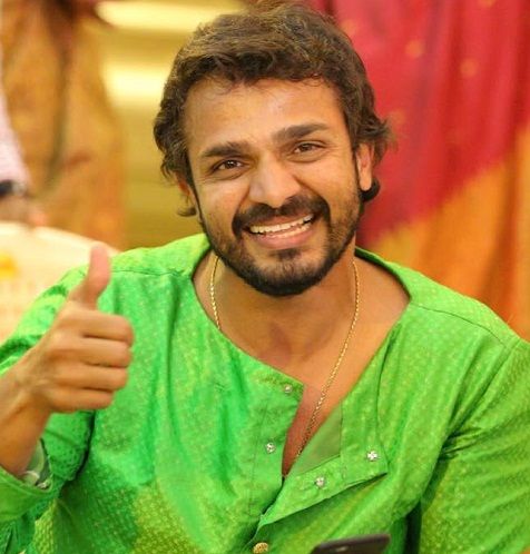 Vijay Raghavendra (skuespiller) Høyde, vekt, alder, kjæreste, kone, sønn, biografi og mer